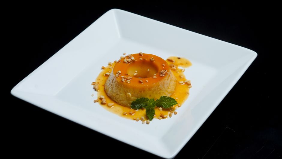 Glace à la mangue avec éclats de sablé