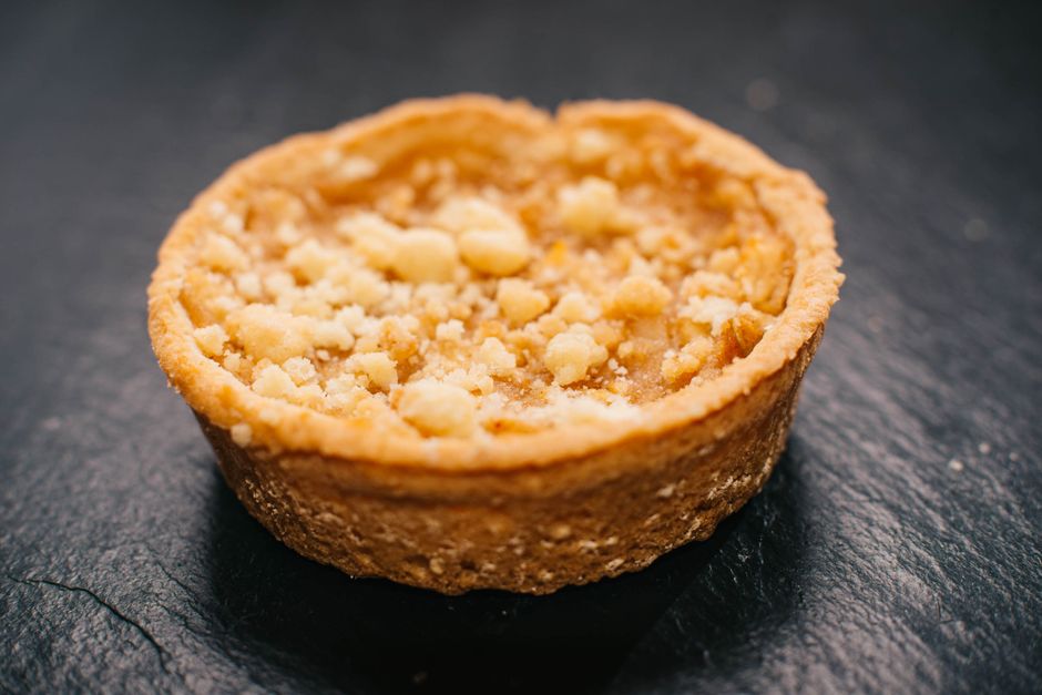 Tarte aux noix de cajou avec caramel