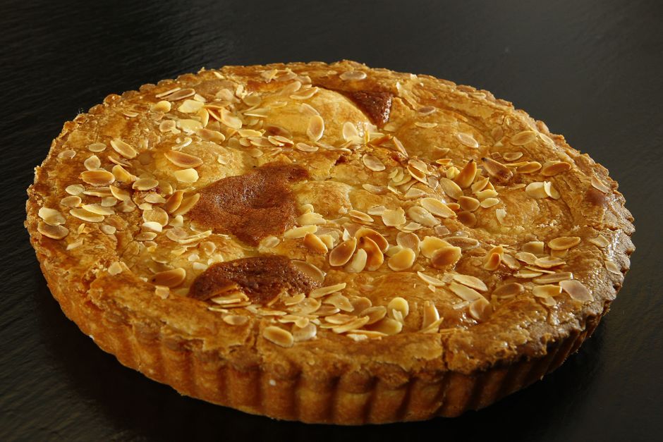 Tarte Poire avec des tranches de poire caramélisées